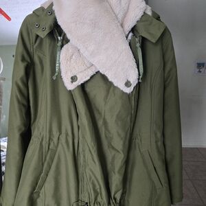 Women's Olive Green Parka with Faux Fur Lining